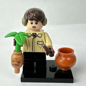 Lego Neville Longbottom w Mandrake Minifigure w Base 71022 Harry Potter Series 1